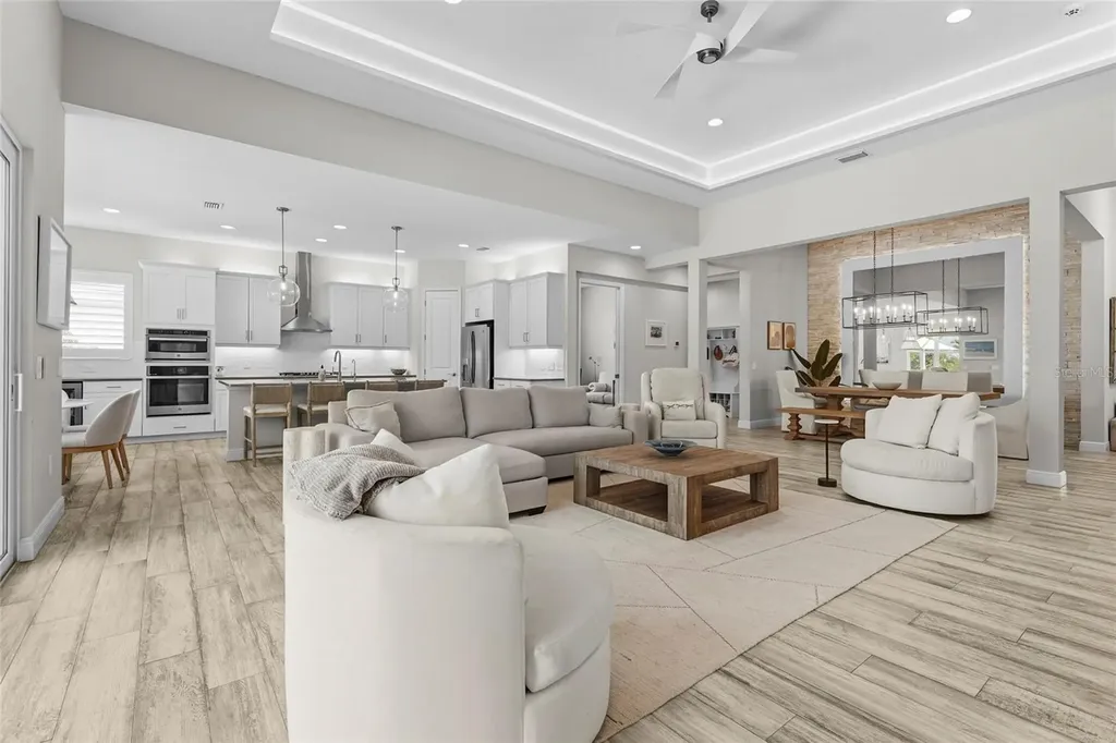 733 Tailwind Place Sarasota FL 34240