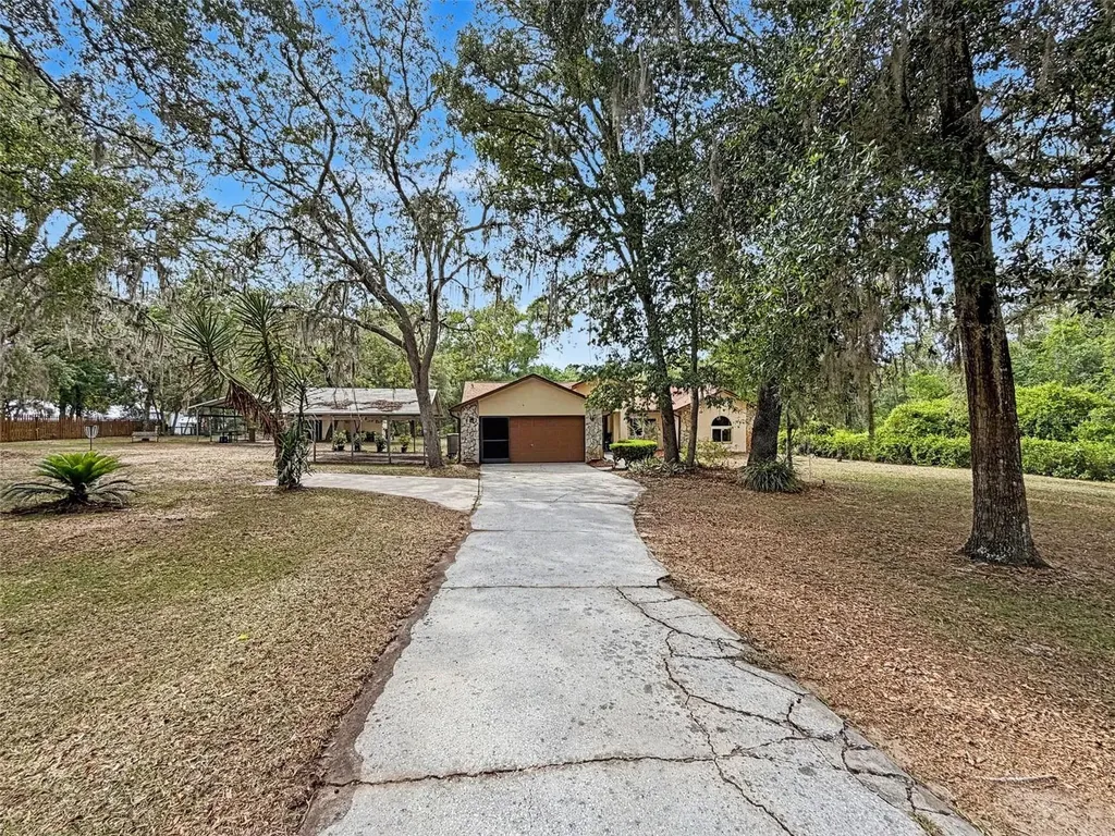 7111 Ricker Avenue Webster FL 33597