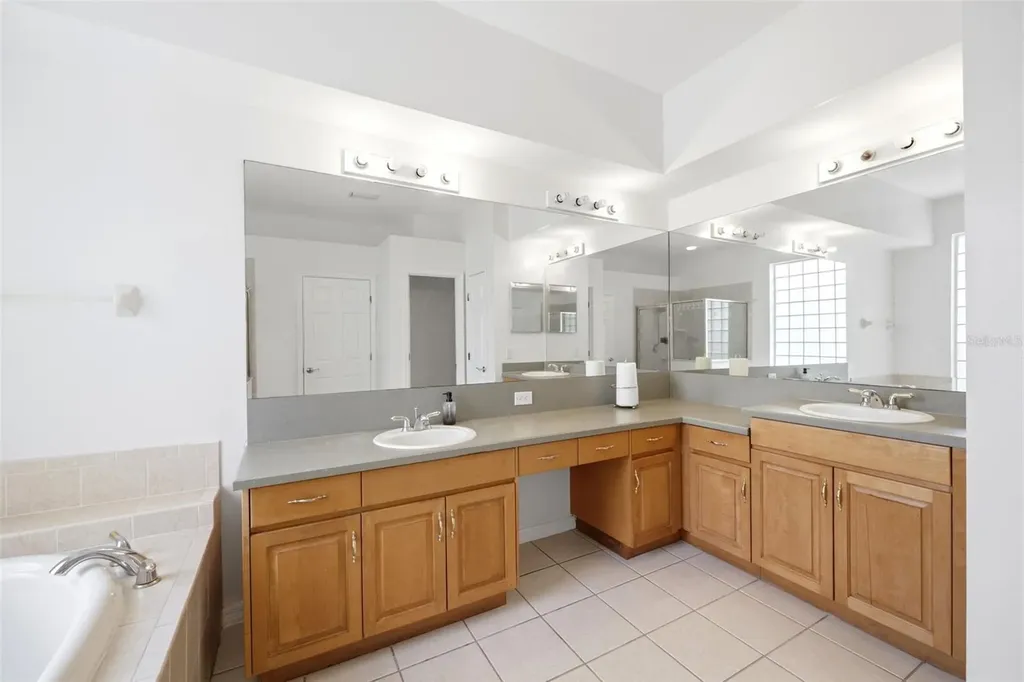 10209 Shadow Branch Drive Tampa FL 33647