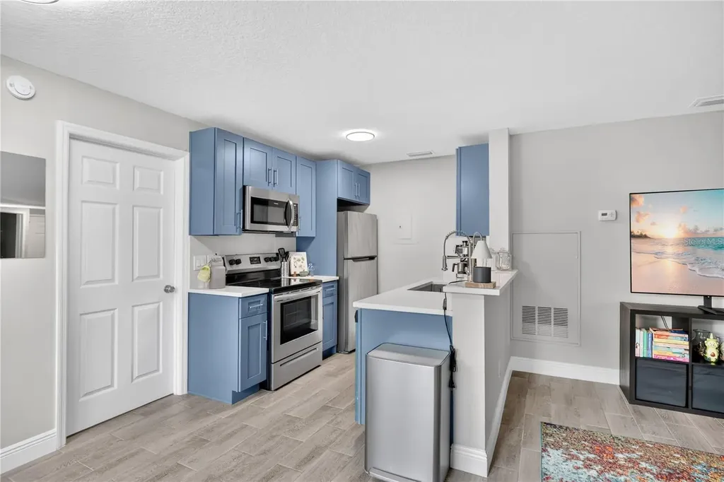 2592 Grassy Point Drive Lake Mary FL 32746