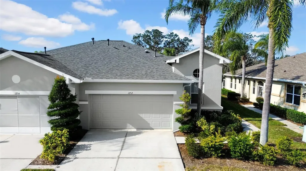 1252 Lyndhurst Greens Drive Sun City Center FL 33573