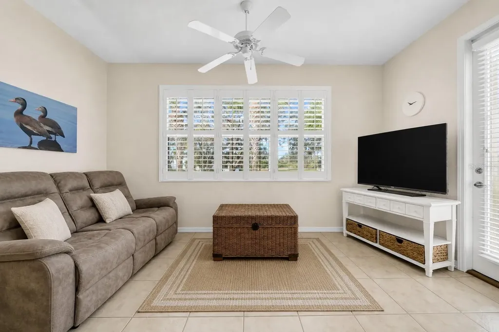 1252 Lyndhurst Greens Drive Sun City Center FL 33573