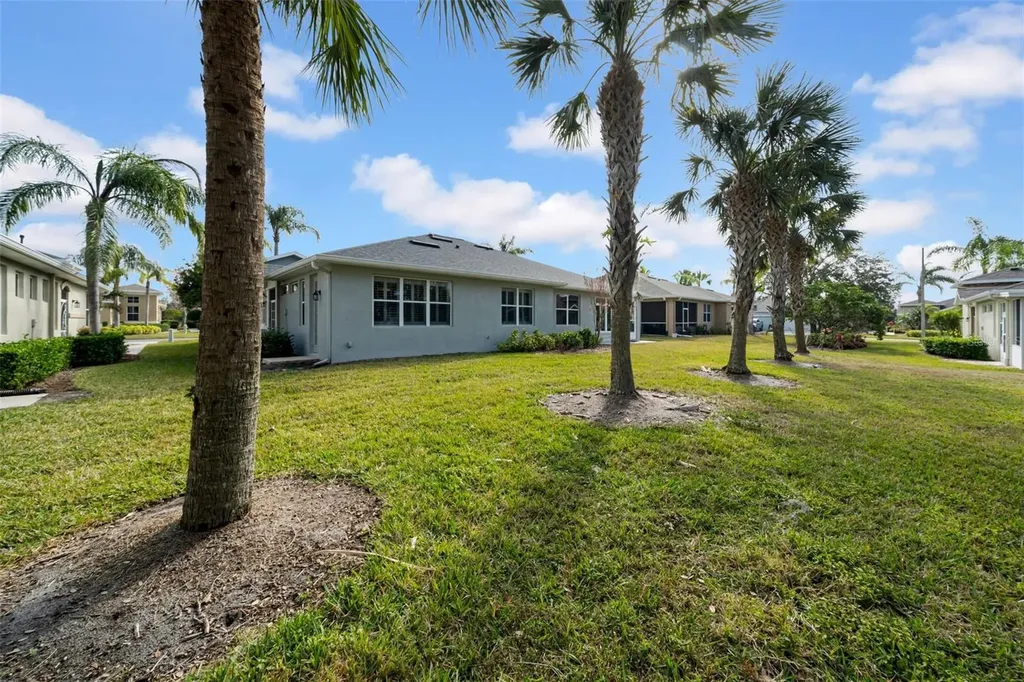 1252 Lyndhurst Greens Drive Sun City Center FL 33573