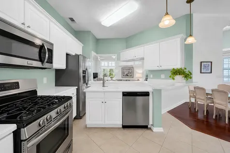 1252 Lyndhurst Greens Drive Sun City Center FL 33573