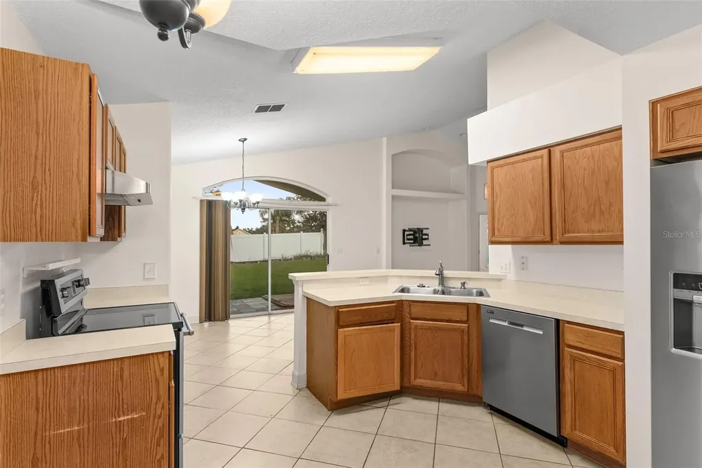212 Bent Oak Loop Davenport FL 33837