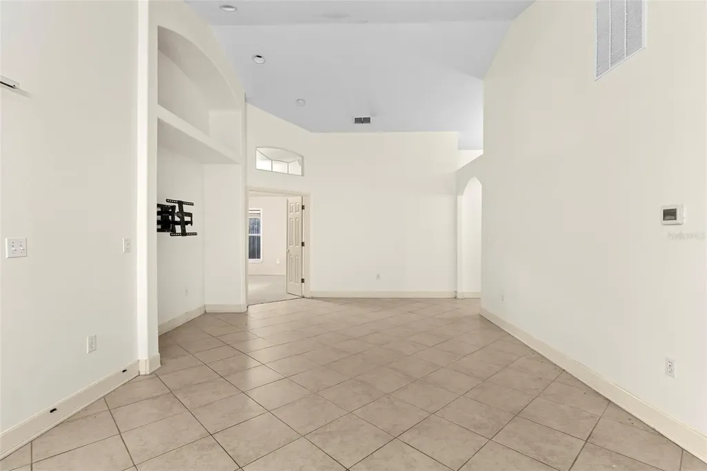 212 Bent Oak Loop Davenport FL 33837