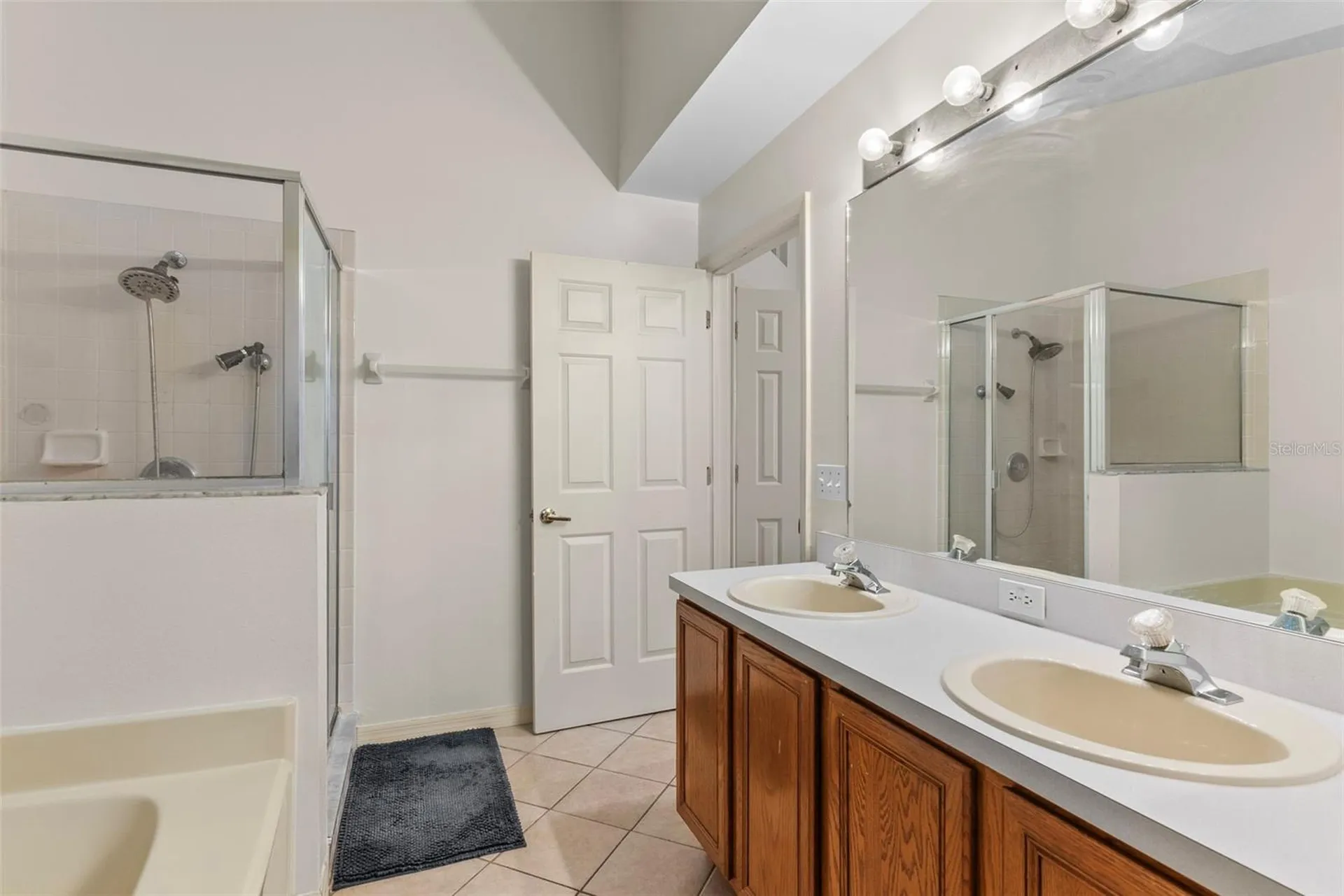 212 Bent Oak Loop Davenport FL 33837