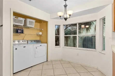212 Bent Oak Loop Davenport FL 33837