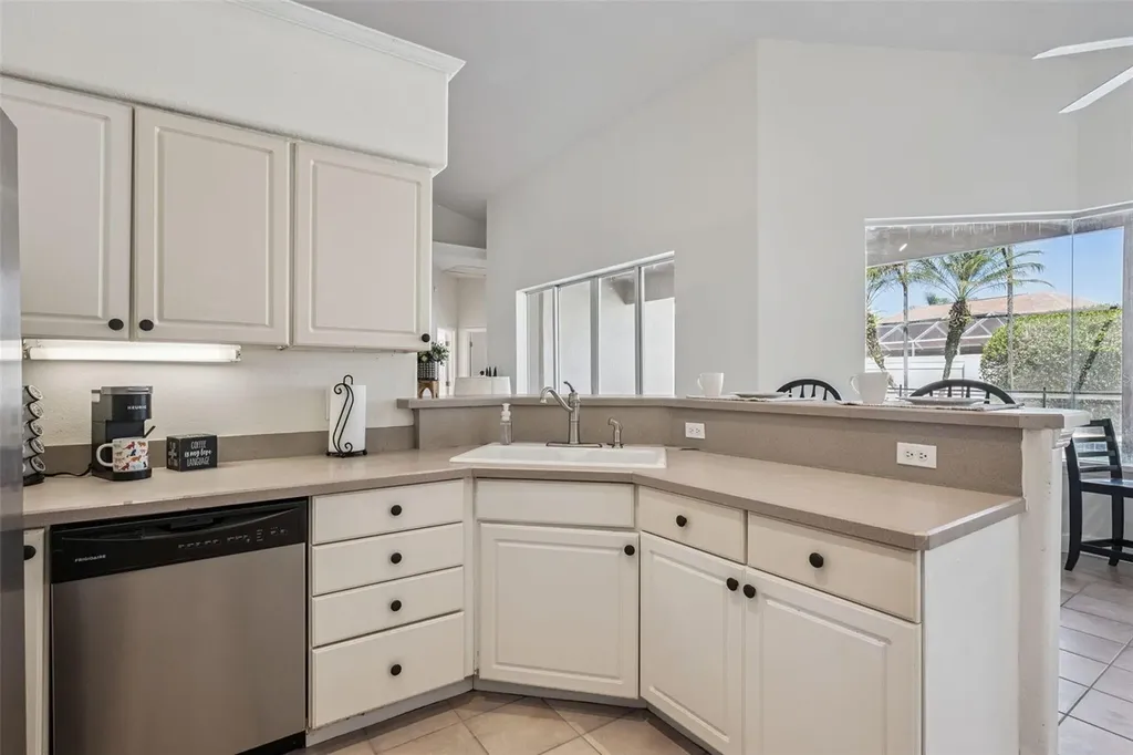 8072 Canyon Lake Circle Orlando FL 32835