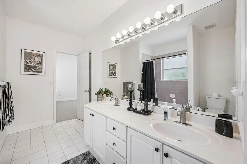 8072 Canyon Lake Circle Orlando FL 32835