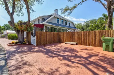 1523 1st Avenue W Bradenton FL 34205