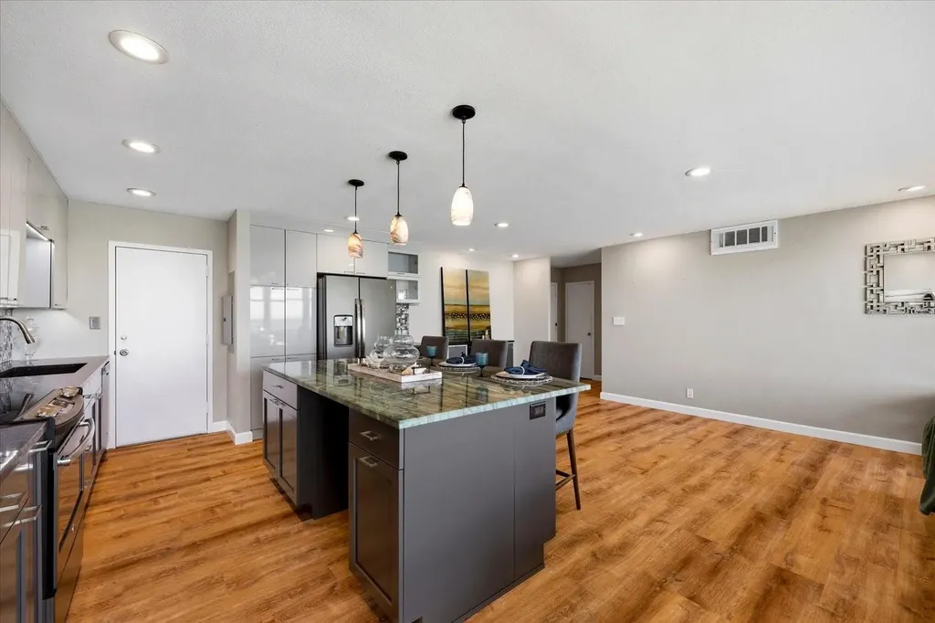 7200 Sunshine Skyway Lane S St Petersburg FL 33711