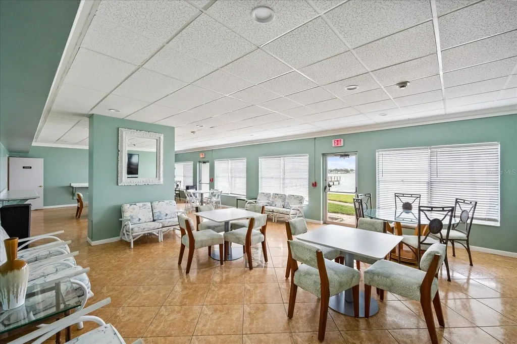 7200 Sunshine Skyway Lane S St Petersburg FL 33711
