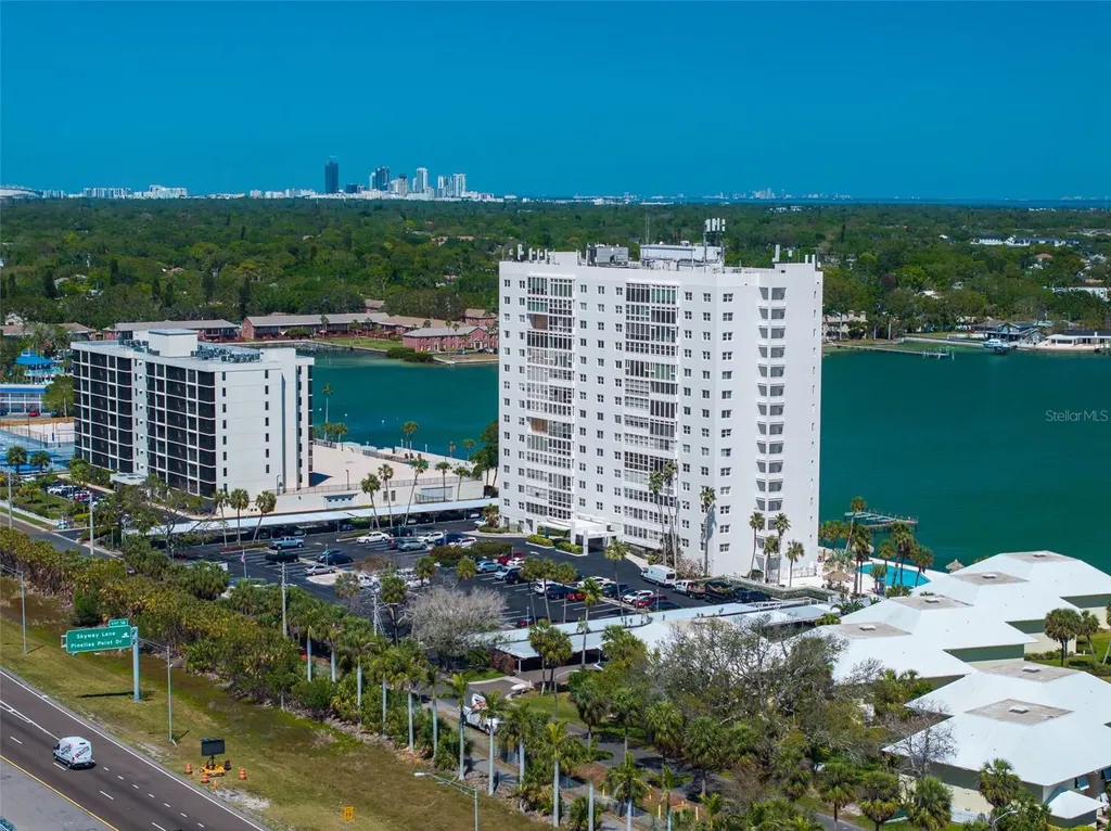7200 Sunshine Skyway Lane S St Petersburg FL 33711
