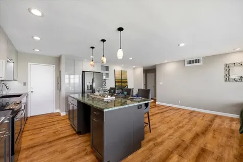 7200 Sunshine Skyway Lane S St Petersburg FL 33711