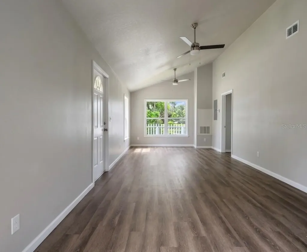 343 N Main Avenue Groveland FL 34736