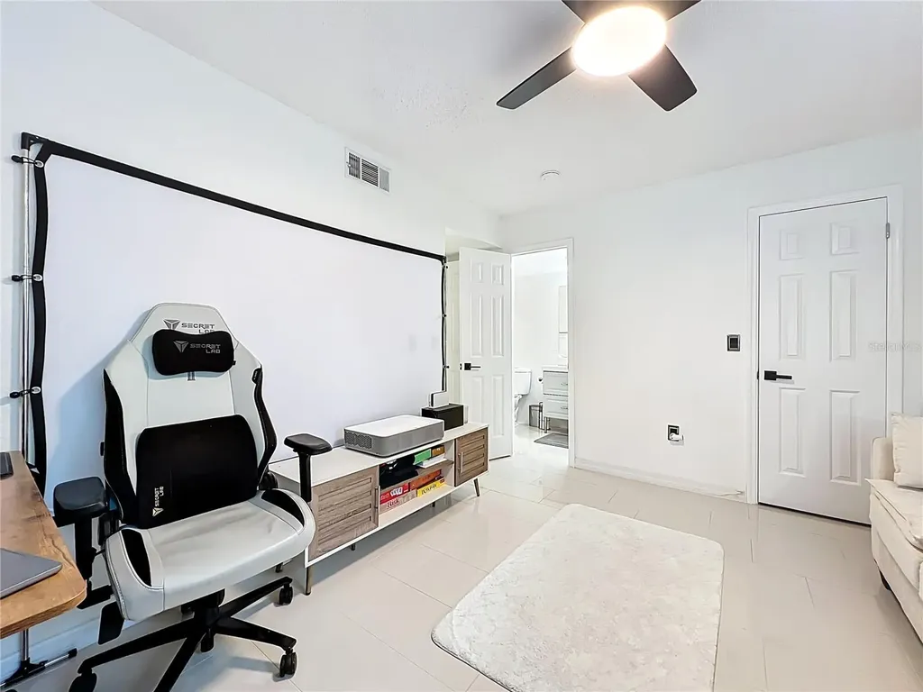 940 Douglas Avenue Altamonte Springs FL 32714