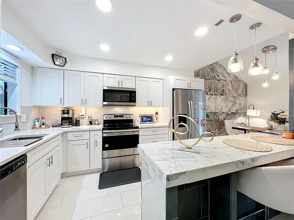940 Douglas Avenue Altamonte Springs FL 32714