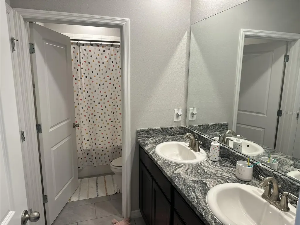 17637 Cantarina Cove Bradenton FL 34211