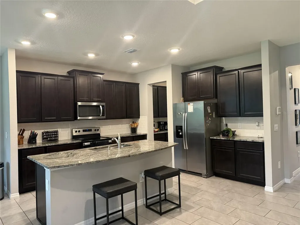 17637 Cantarina Cove Bradenton FL 34211
