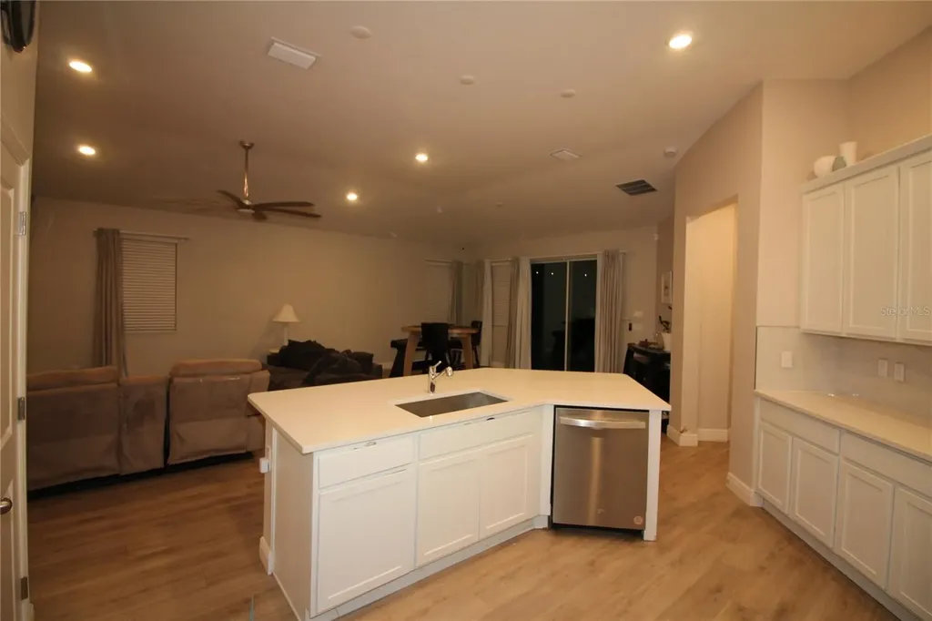 9449 Sanders Park Place Seffner FL 33584