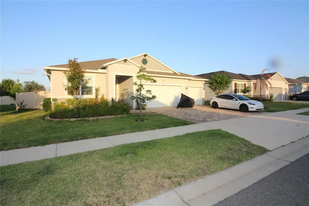 9449 Sanders Park Place Seffner FL 33584