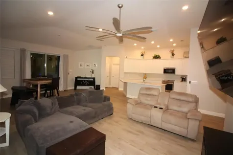 9449 Sanders Park Place Seffner FL 33584