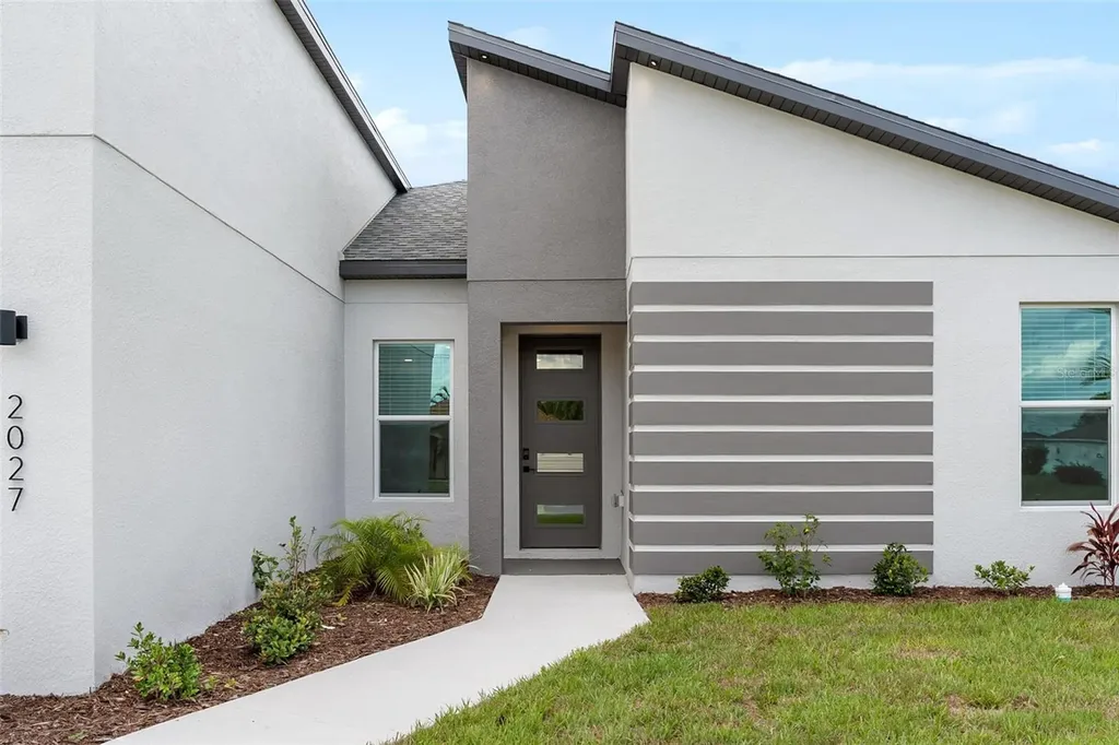 2027 NW 17th Street Cape Coral FL 33993