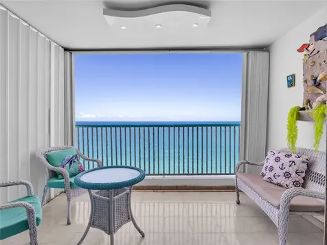 Condominio Sandy Hills W Luquillo PR 00773