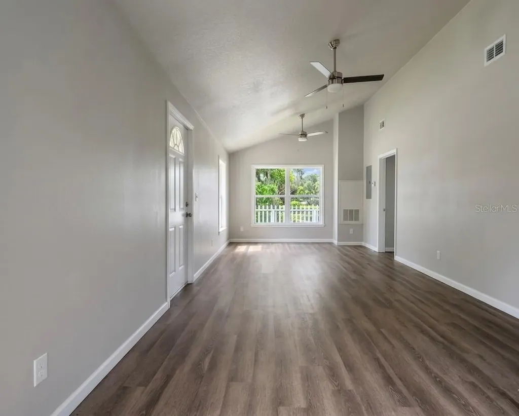 357 N Main Avenue Groveland FL 34736