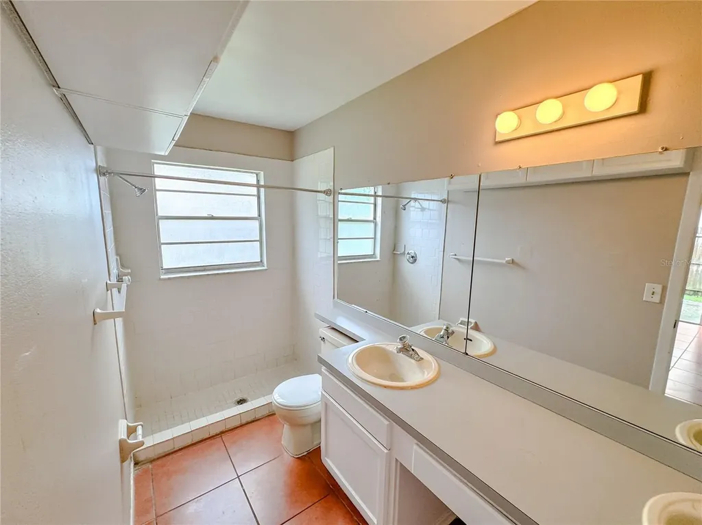 7821 Farnsworth Court Orlando FL 32825