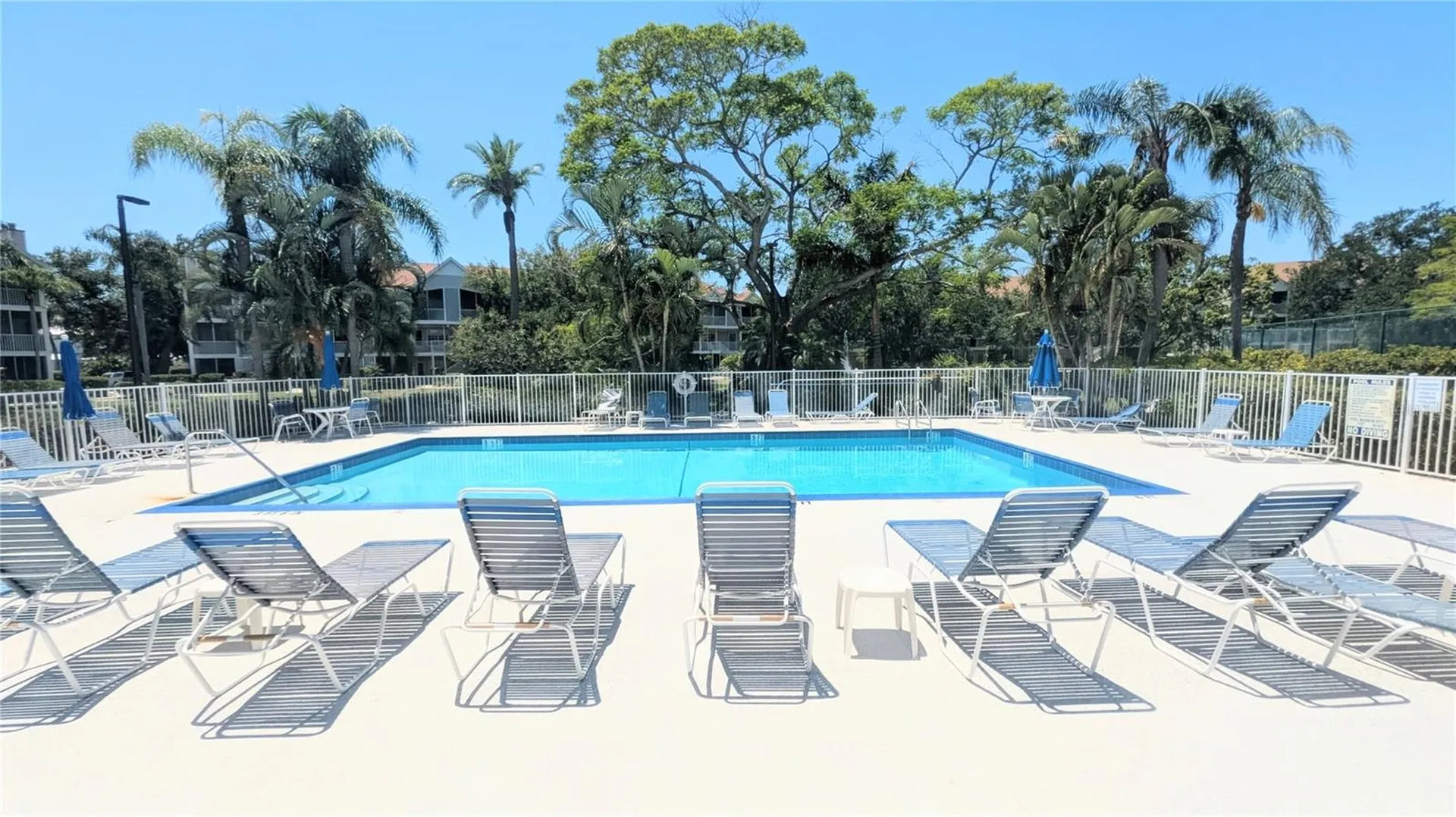 850 S Tamiami Trail Sarasota FL 34236