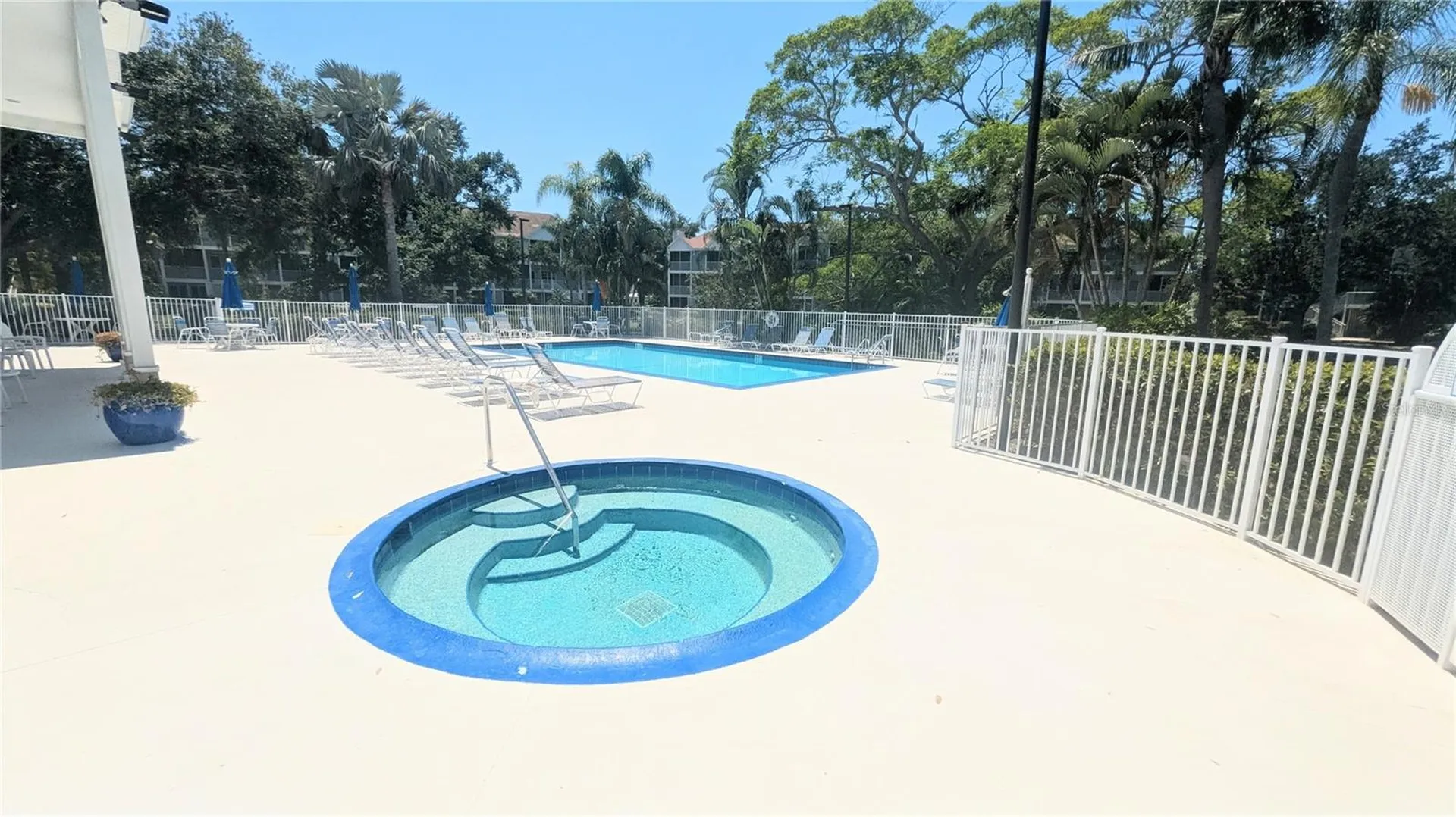850 S Tamiami Trail Sarasota FL 34236