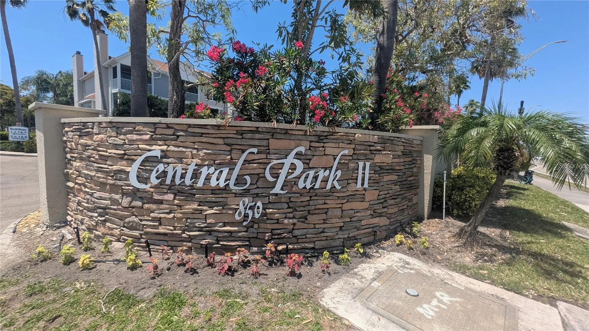 850 S Tamiami Trail Sarasota FL 34236