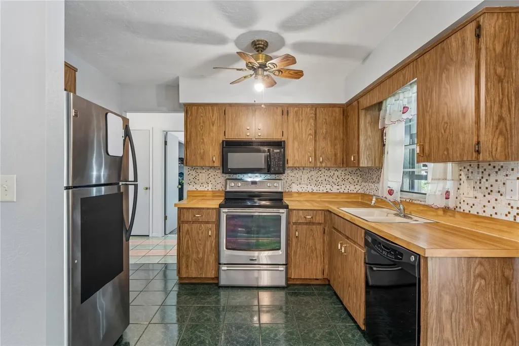 14345 Missouri Skylark Road Weeki Wachee FL 34614
