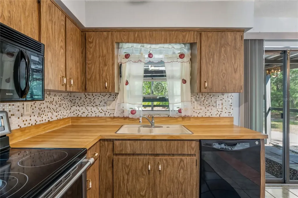 14345 Missouri Skylark Road Weeki Wachee FL 34614