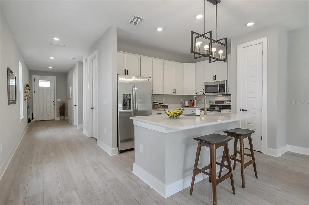 4402 W Gray Street Tampa FL 33609
