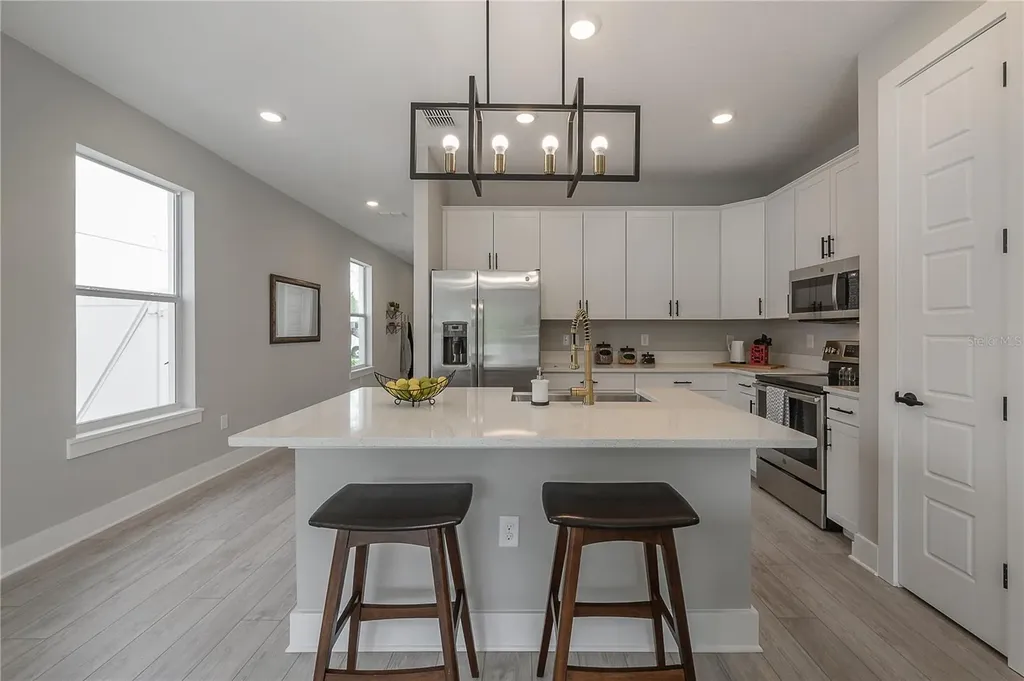 4402 W Gray Street Tampa FL 33609