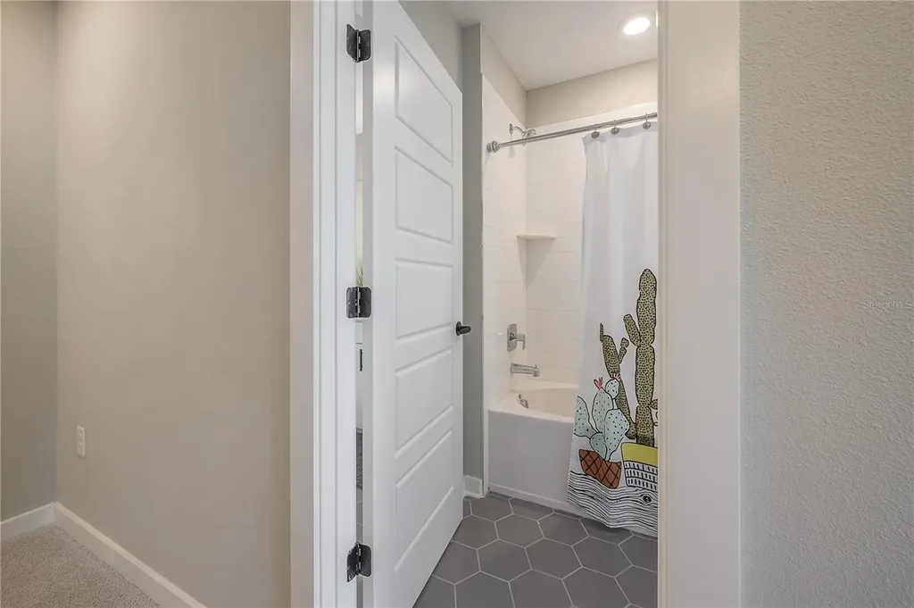 4402 W Gray Street Tampa FL 33609