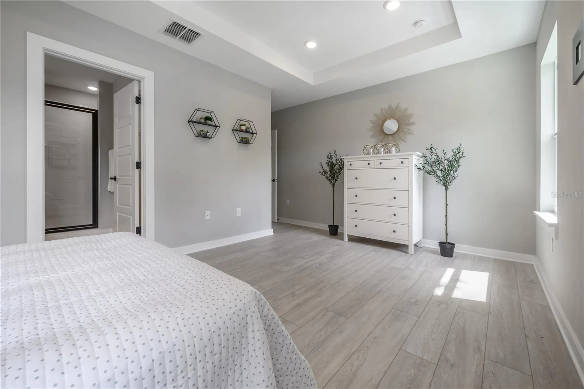 4402 W Gray Street Tampa FL 33609