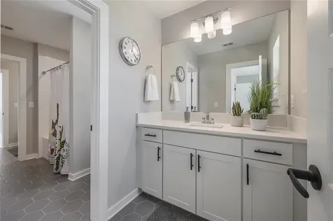 4402 W Gray Street Tampa FL 33609