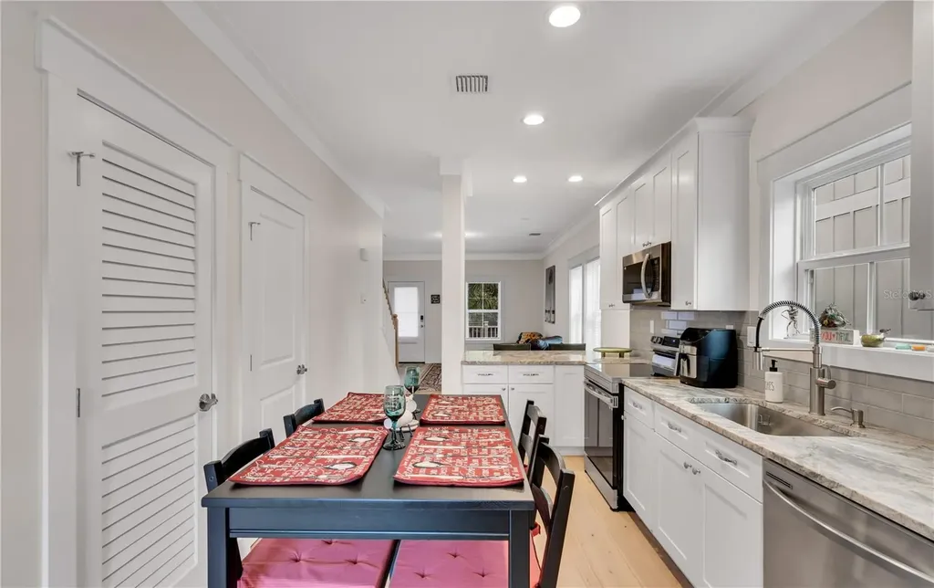 340 6th Street E Bradenton FL 34208