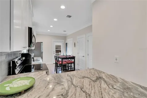 340 6th Street E Bradenton FL 34208