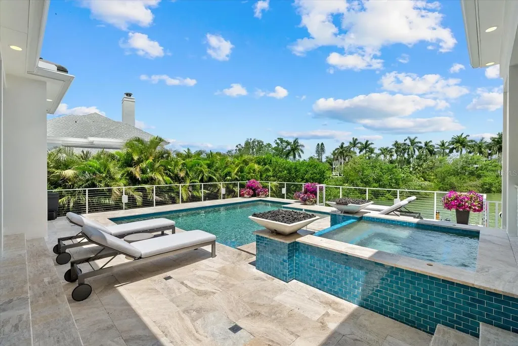 1525 Mallard Lane Sarasota FL 34239