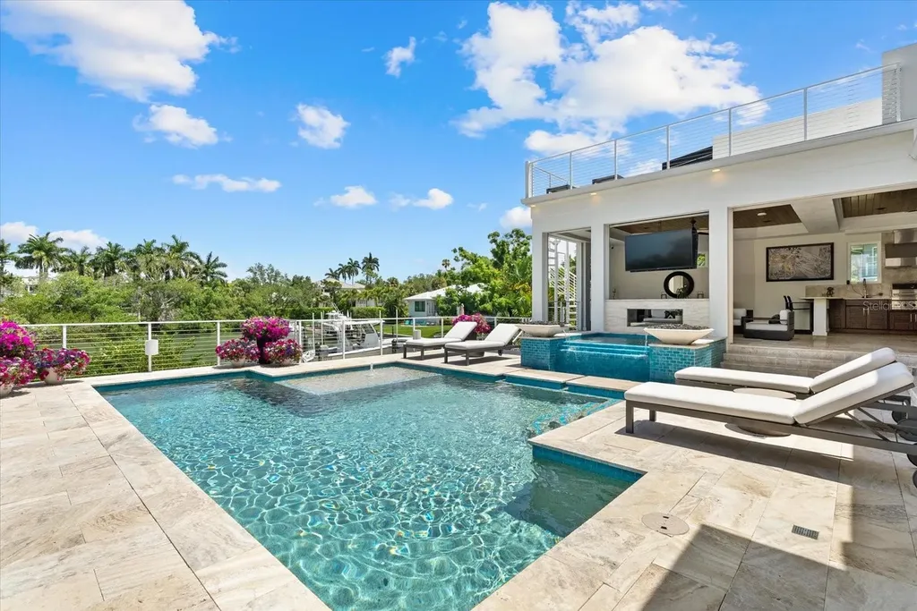 1525 Mallard Lane Sarasota FL 34239