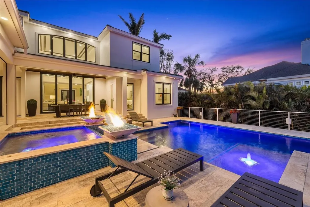 1525 Mallard Lane Sarasota FL 34239