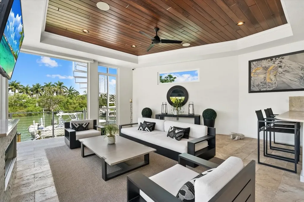 1525 Mallard Lane Sarasota FL 34239