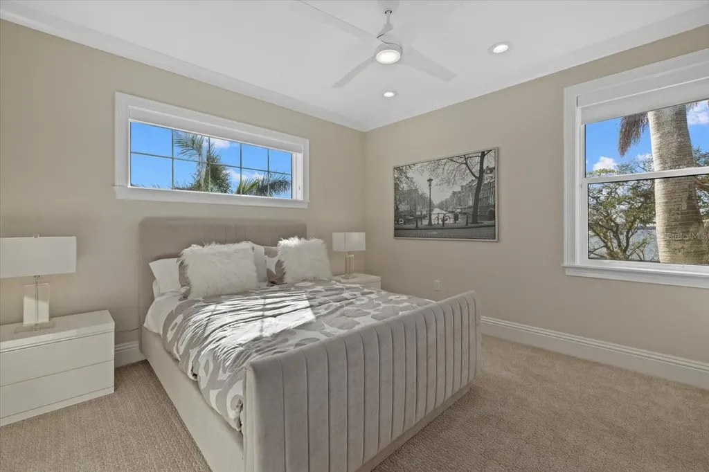 1525 Mallard Lane Sarasota FL 34239