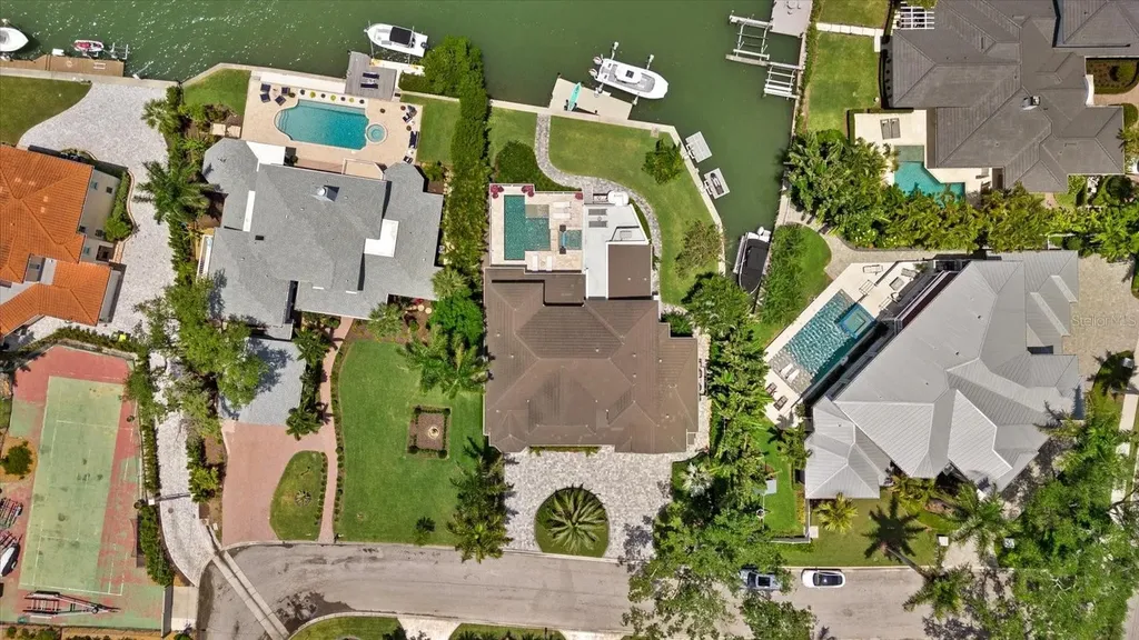 1525 Mallard Lane Sarasota FL 34239