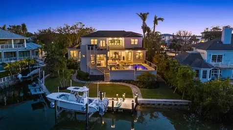 1525 Mallard Lane Sarasota FL 34239